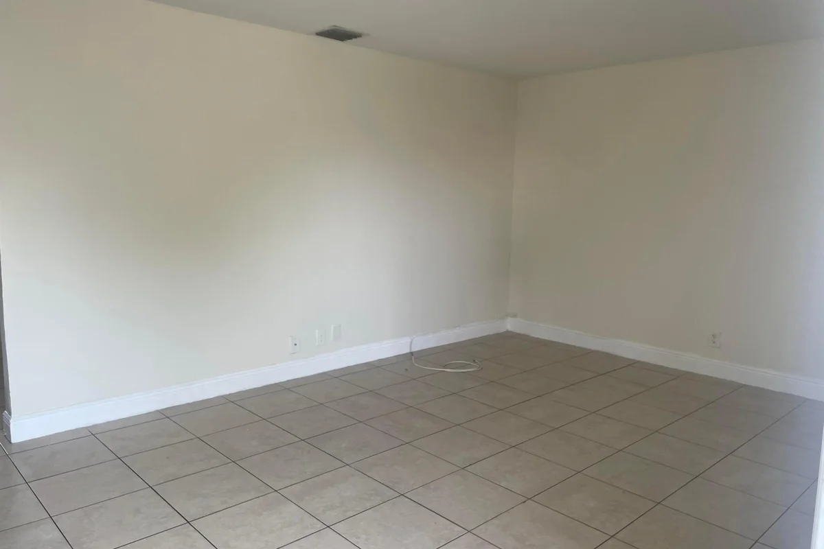 2830 Avenue S #D1, Riviera Beach: photo 1 of 6