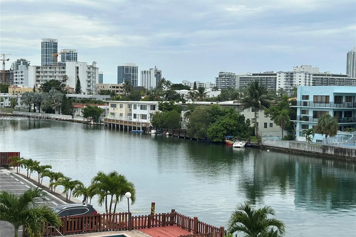 110 S Shore Dr #4E, Miami Beach: photo 1 of 18