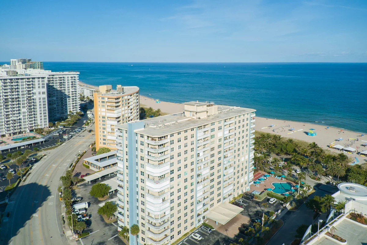 305 N Pompano Beach Blvd #PH05, Pompano Beach: photo 1 of 47