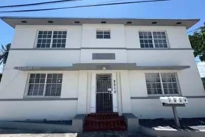 2210 N River Dr #3, Miami: photo 1 of 10