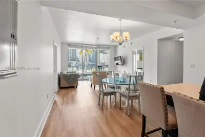 90 SW 3rd St #1115, Miami: photo 1 of 20