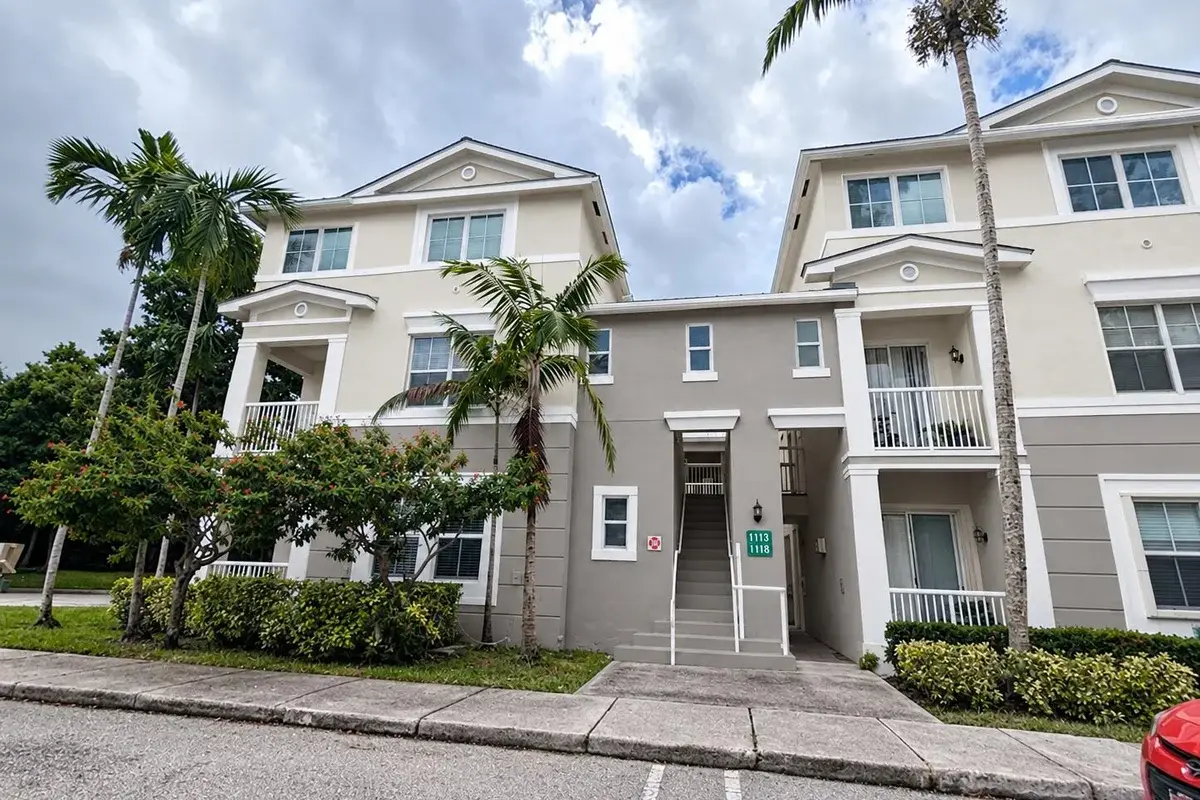 1114 Shoma Dr, Royal Palm Beach: photo 1 of 19