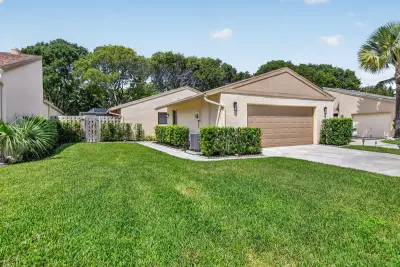 818 NW 26th Ave, Delray Beach: photo 1 of 53