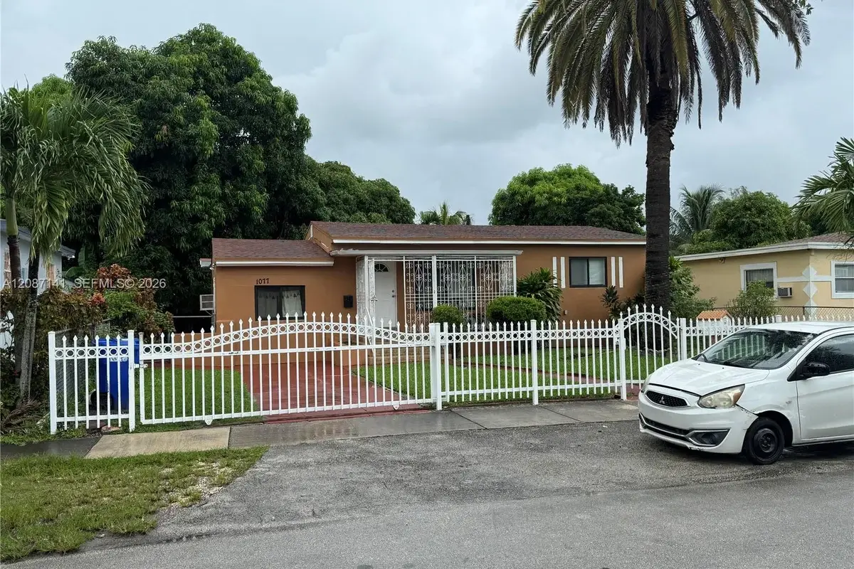 1077 NE 157th Ter, North Miami Beach: photo 1 of 5