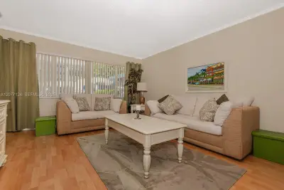 330 SE 2nd St #101H, Hallandale Beach: photo 1 of 21
