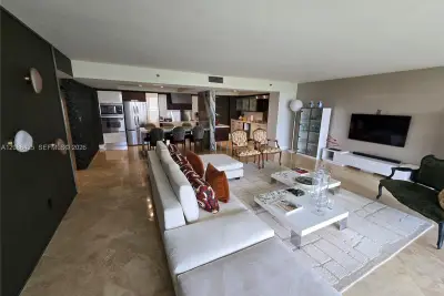 11113 Biscayne Blvd #854, Miami: photo 1 of 50