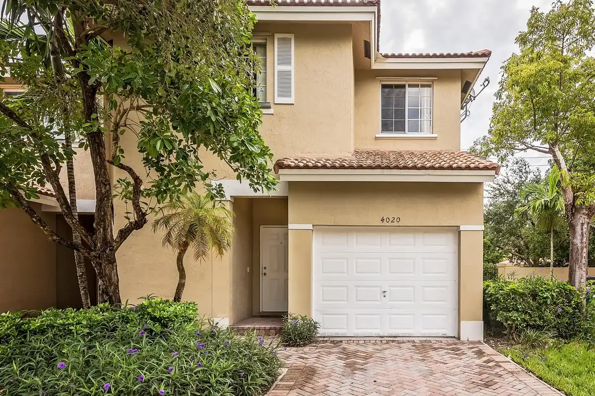 4020 NW 90th Way, Sunrise: photo 1 of 27