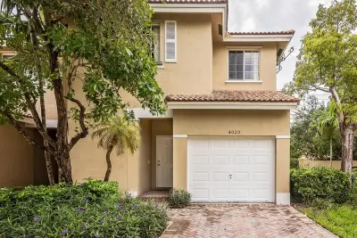 4020 NW 90th Way, Sunrise: photo 1 of 27