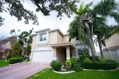 13832 NW 22nd St, Sunrise: photo 1 of 57
