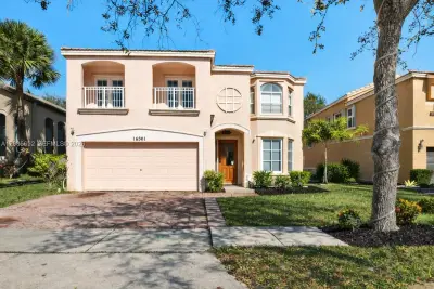 16301 SW 49th Ct, Miramar: photo 1 of 37