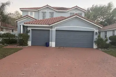 16540 SW 37th St, Miramar: photo 1 of 5