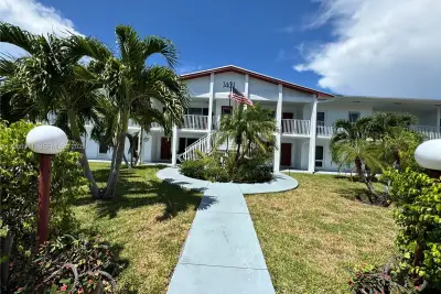 1401 SE 7th Ave #15, Pompano Beach: photo 1 of 17