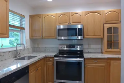 2810 SW Natura Blvd #D, Deerfield Beach: photo 1 of 12