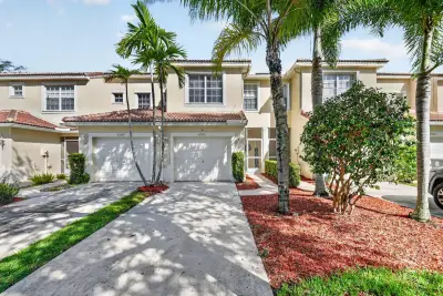 8093 Briantea Dr, Boynton Beach: photo 1 of 34