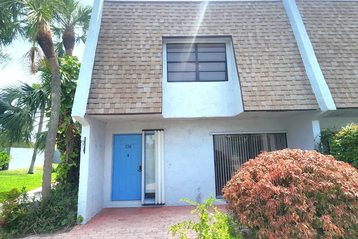 360 Canal Point S, Delray Beach: photo 1 of 21