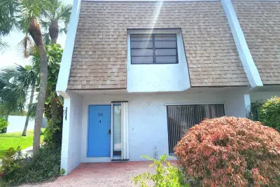 360 Canal Point S, Delray Beach: photo 1 of 21