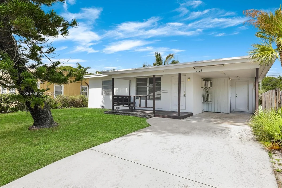1103 S F St, Palm Beach: photo 1 of 22