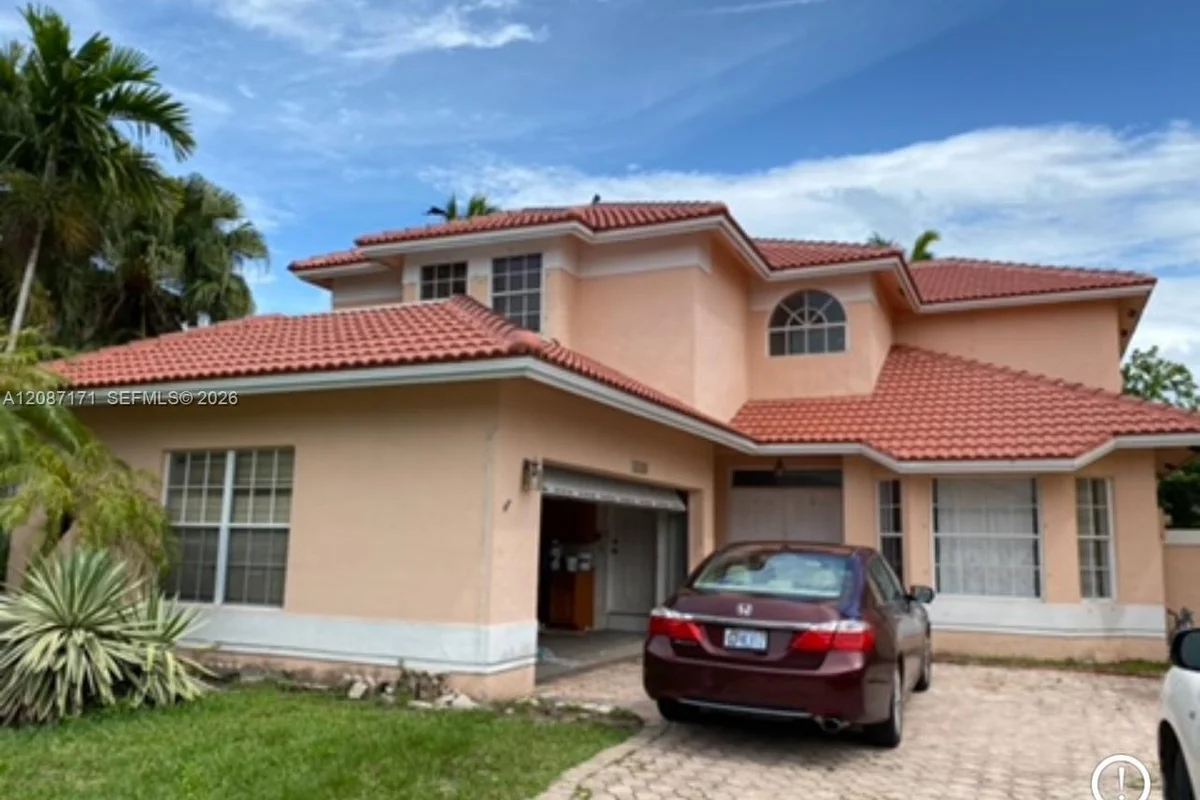15244 SW 109th St, Miami: photo 1 of 19