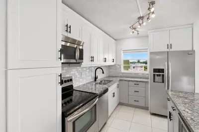 2741 Taft St #410, Hollywood: photo 1 of 48