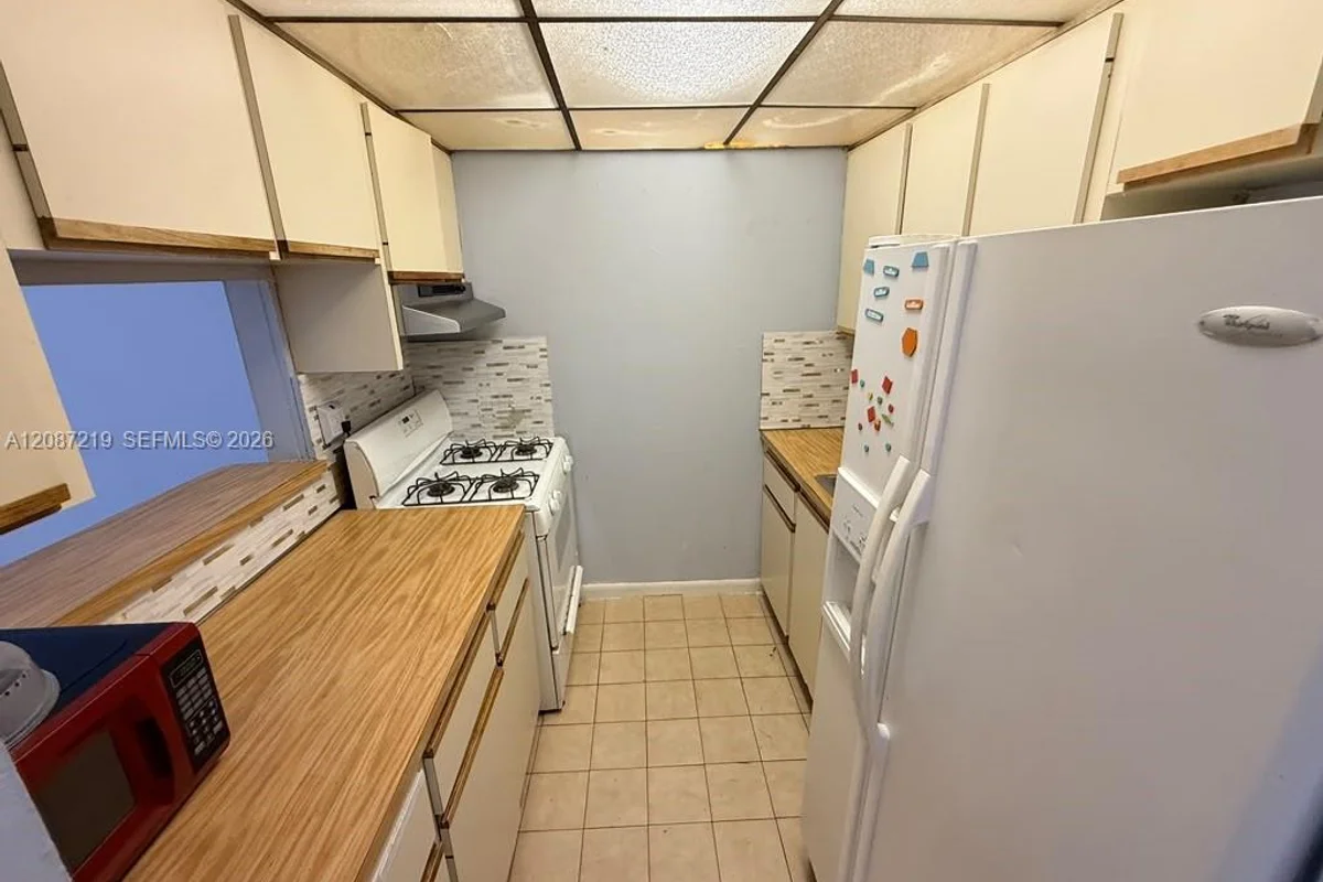 1255 W 53rd St #309, Hialeah: photo 1 of 14