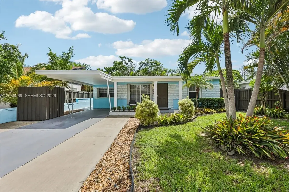 5364 NE 2nd Ave, Oakland Park: photo 1 of 39