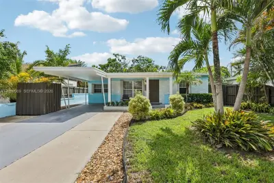 5364 NE 2nd Ave, Oakland Park: photo 1 of 39