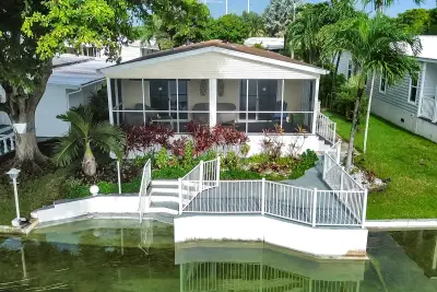 5420 Lagoon Dr, Fort Lauderdale: photo 1 of 54