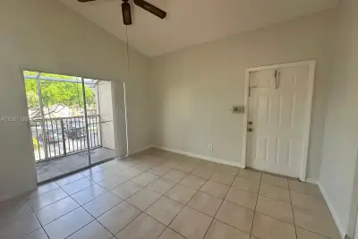 631 Cypress Lake Blvd #H17, Deerfield Beach: photo 1 of 19