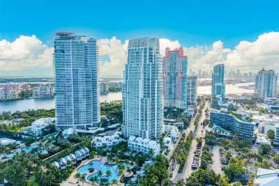 50 S Pointe Dr #514, Miami Beach: photo 1 of 19
