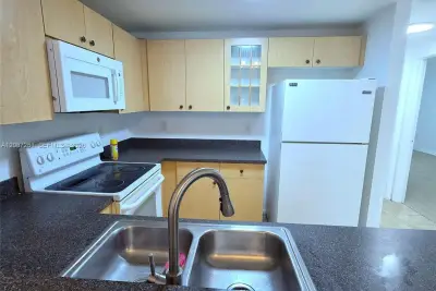 2901 Riverside Dr #203, Coral Springs: photo 1 of 13