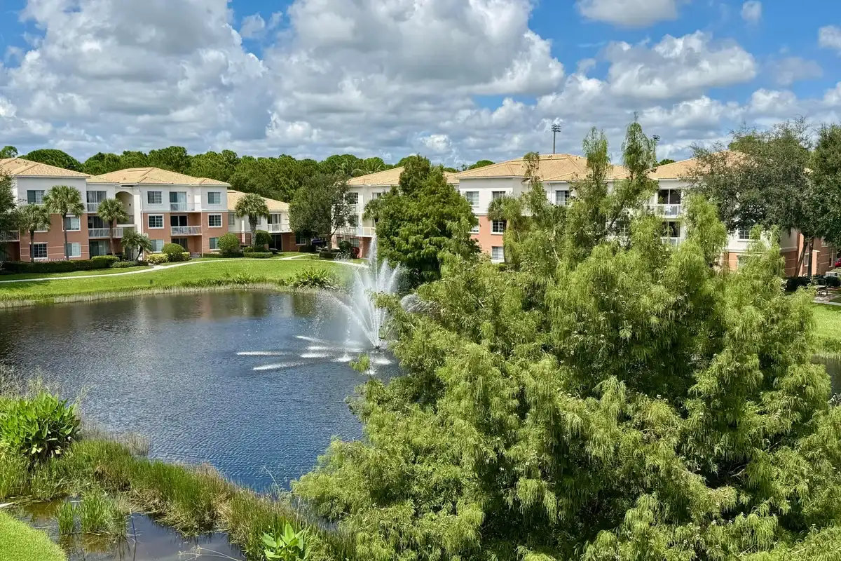 10304 Myrtlewood Cir W, Palm Beach Gardens: photo 1 of 22