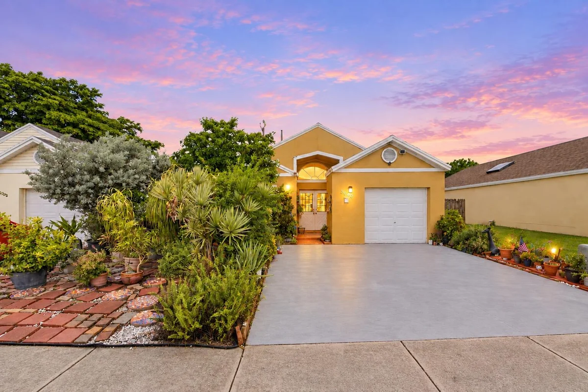 3680 Marlberry Ln, Miramar: photo 1 of 24
