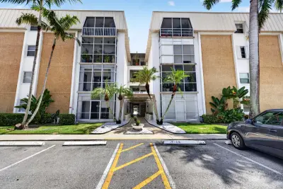 3040 NE 16th Ave #110, Oakland Park: photo 1 of 32