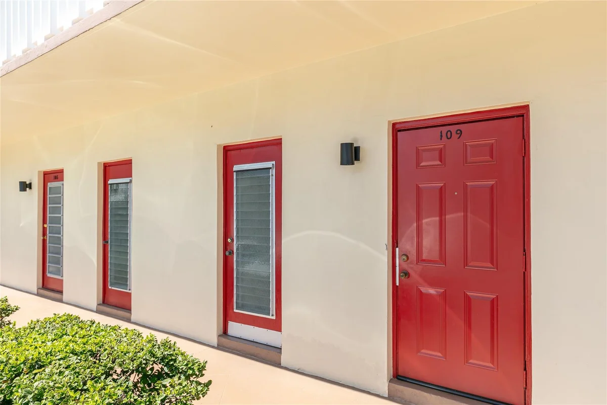 4411 NW 16th St #F109, Lauderhill: photo 1 of 32