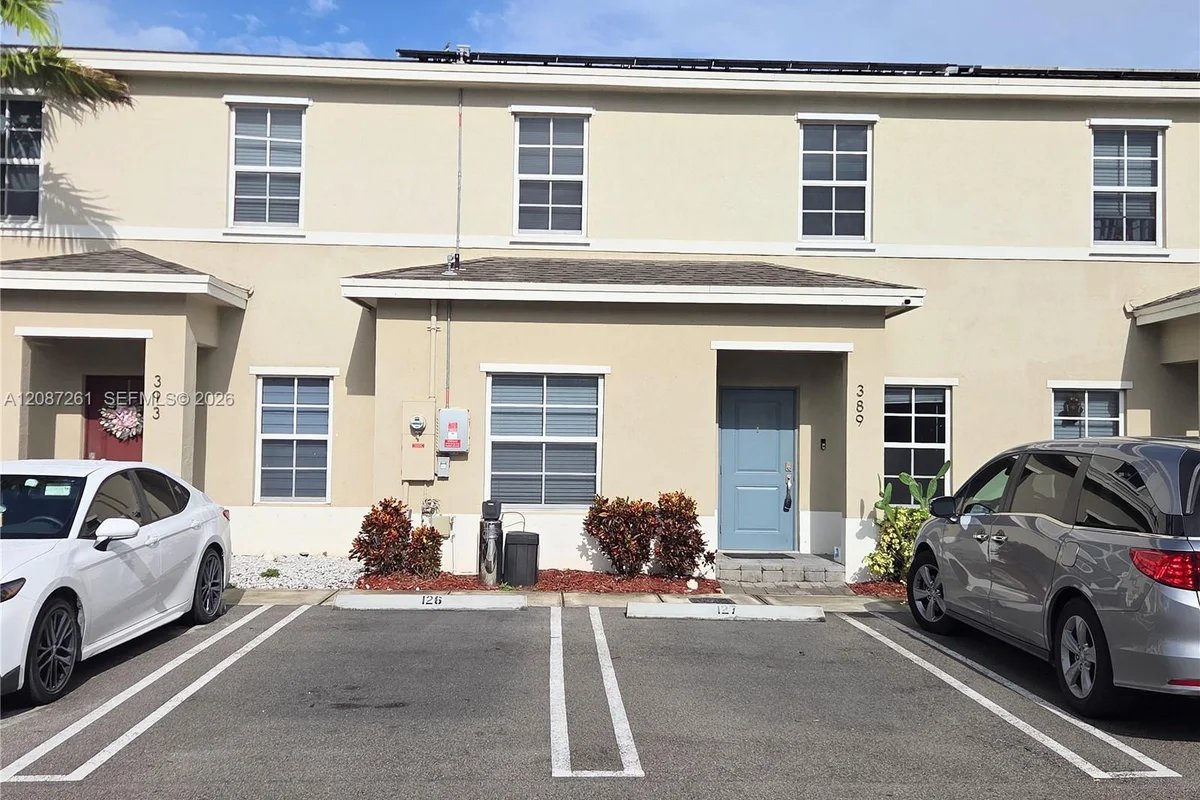 389 NE 5th Pl, Florida City: photo 1 of 16