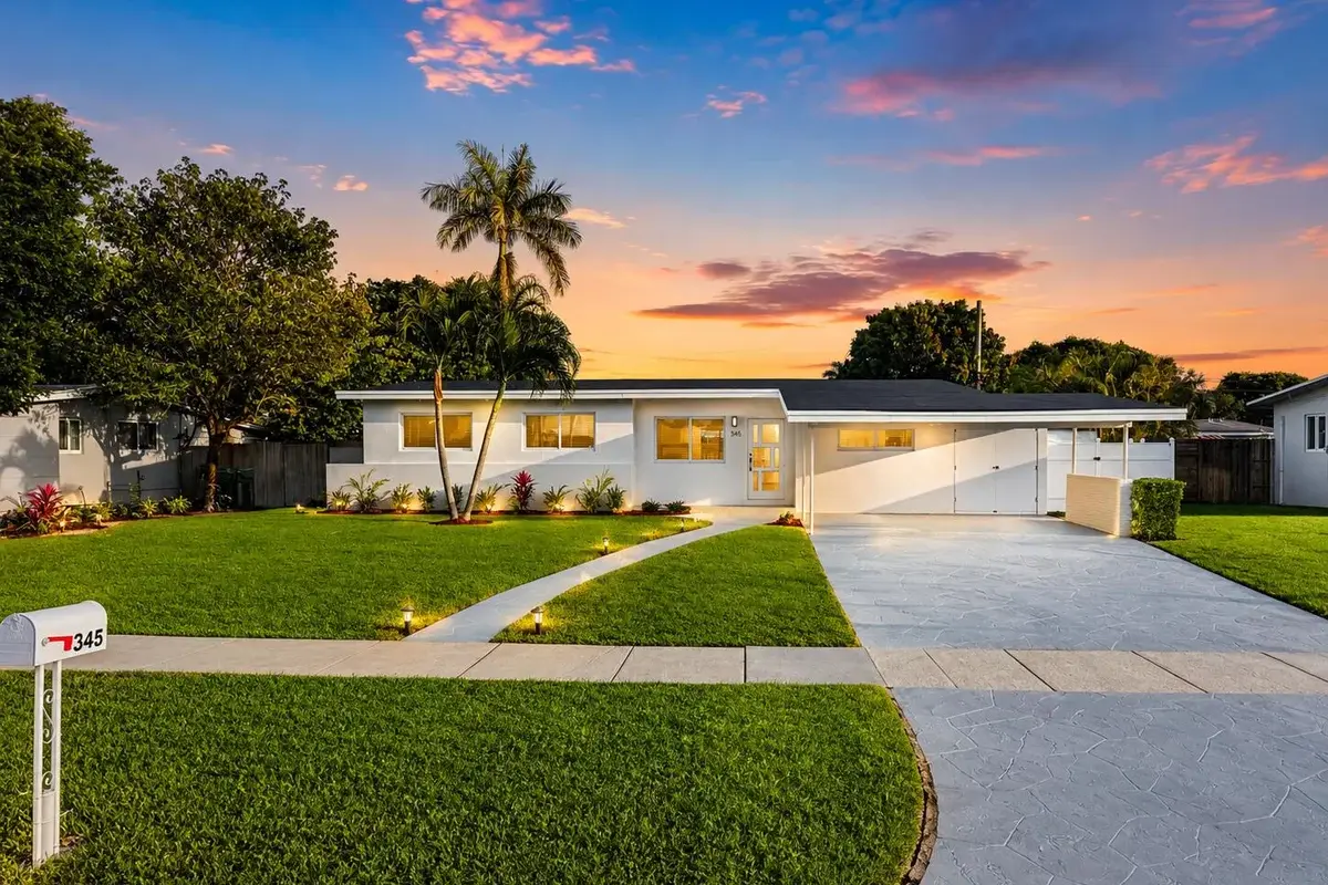 345 Pinehurst Rd, Palm Springs: photo 1 of 26