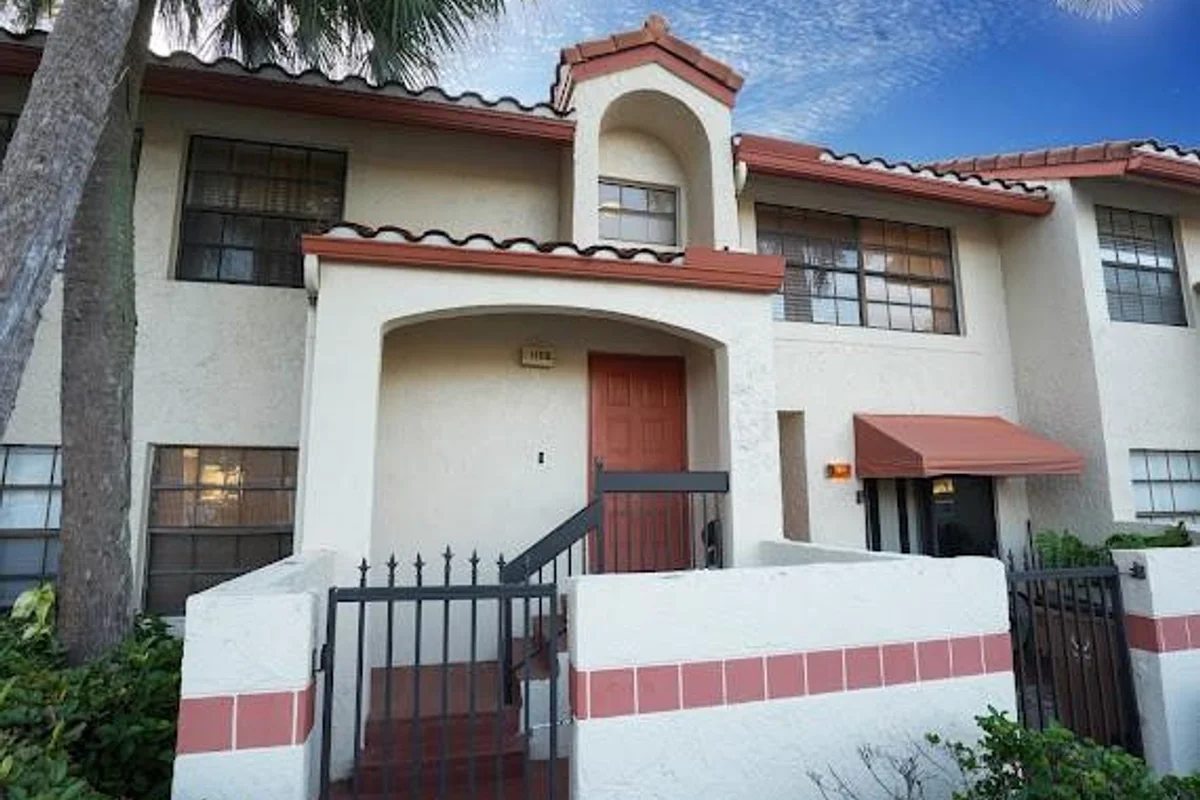 1108 Congressional Way, Deerfield Beach: photo 1 of 28