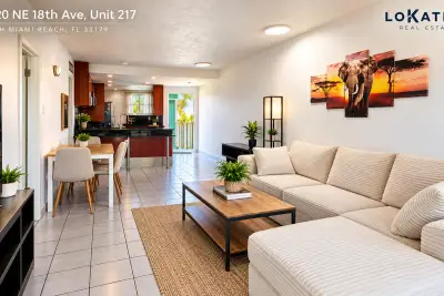 18720 NE 18th Ave #217, Miami: photo 1 of 8