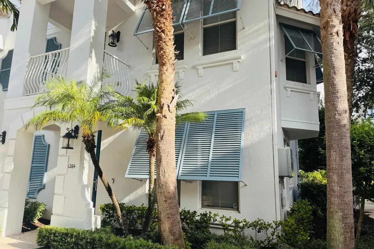 1264 Via De Fossi, Boynton Beach: photo 1 of 15