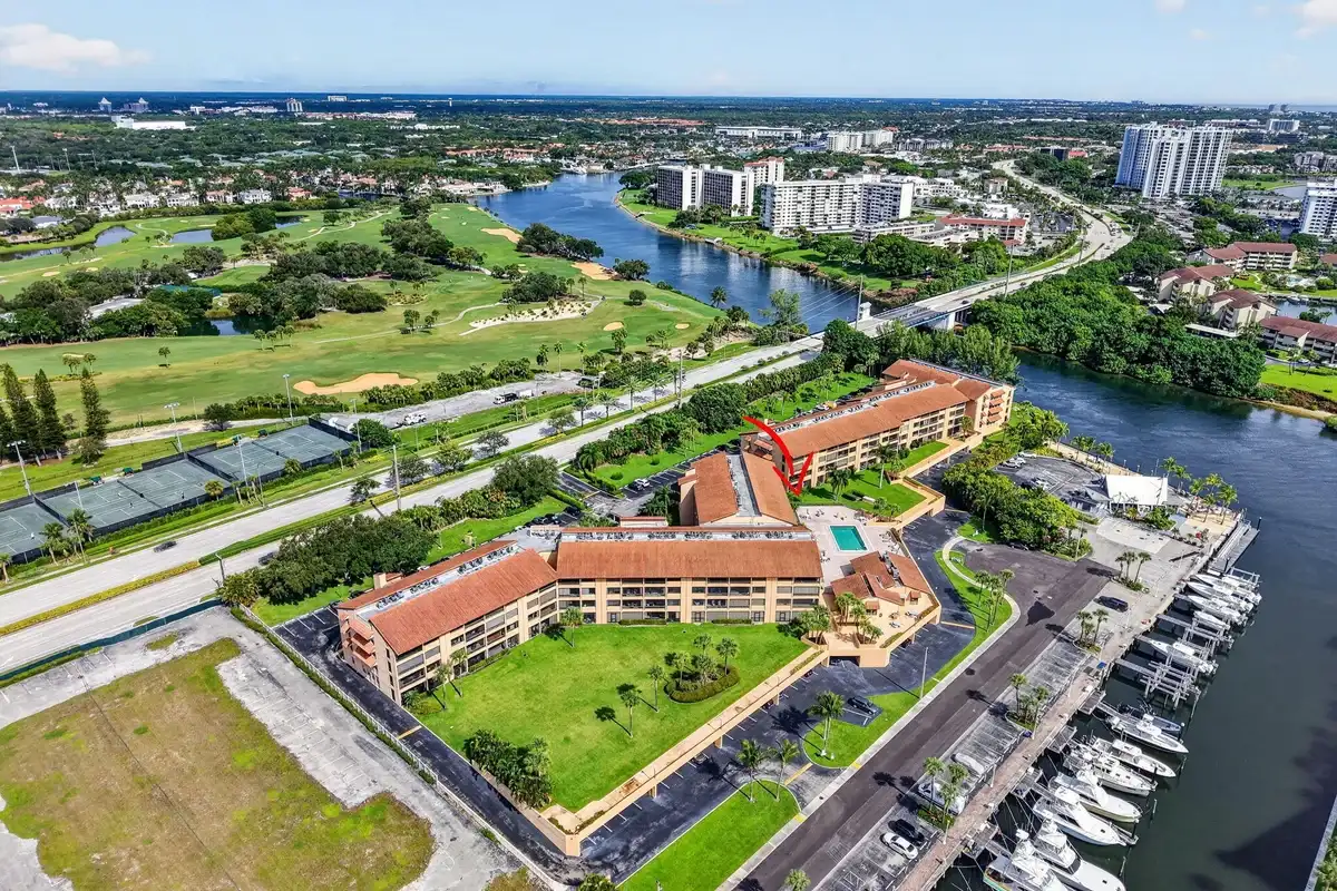 1030 US-1 #113, North Palm Beach: photo 1 of 42