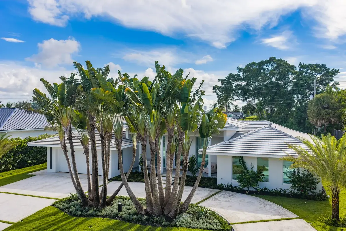 229 Golfview Dr, Tequesta: photo 1 of 81