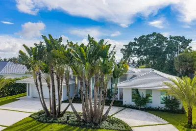 229 Golfview Dr, Tequesta: photo 1 of 81
