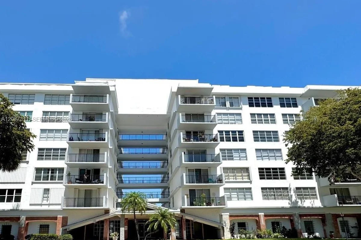 Condo in Bay Harbor Islands: photo 1 of 2