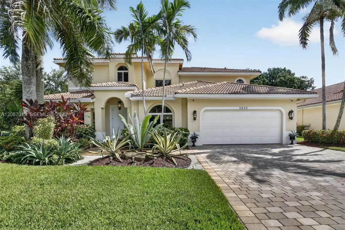8210 Phoenician Ct, Davie: photo 1 of 87