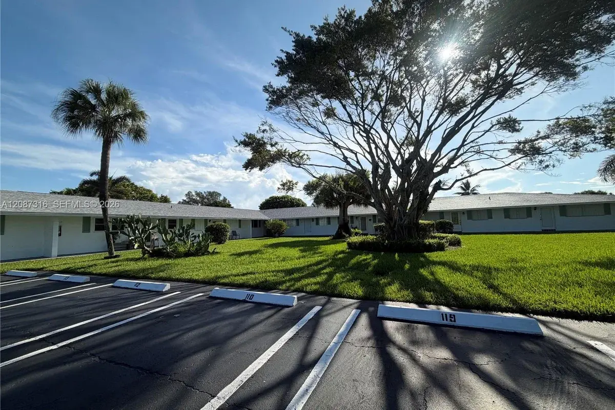 400 SW Golfview Ter #112, Boynton Beach: photo 1 of 22