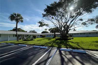 400 SW Golfview Ter #112, Boynton Beach: photo 1 of 22