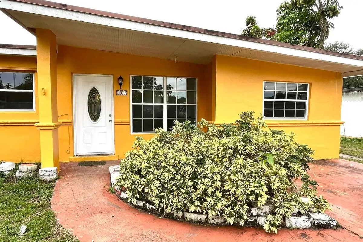 112 Newton Rd, West Park: photo 1 of 11