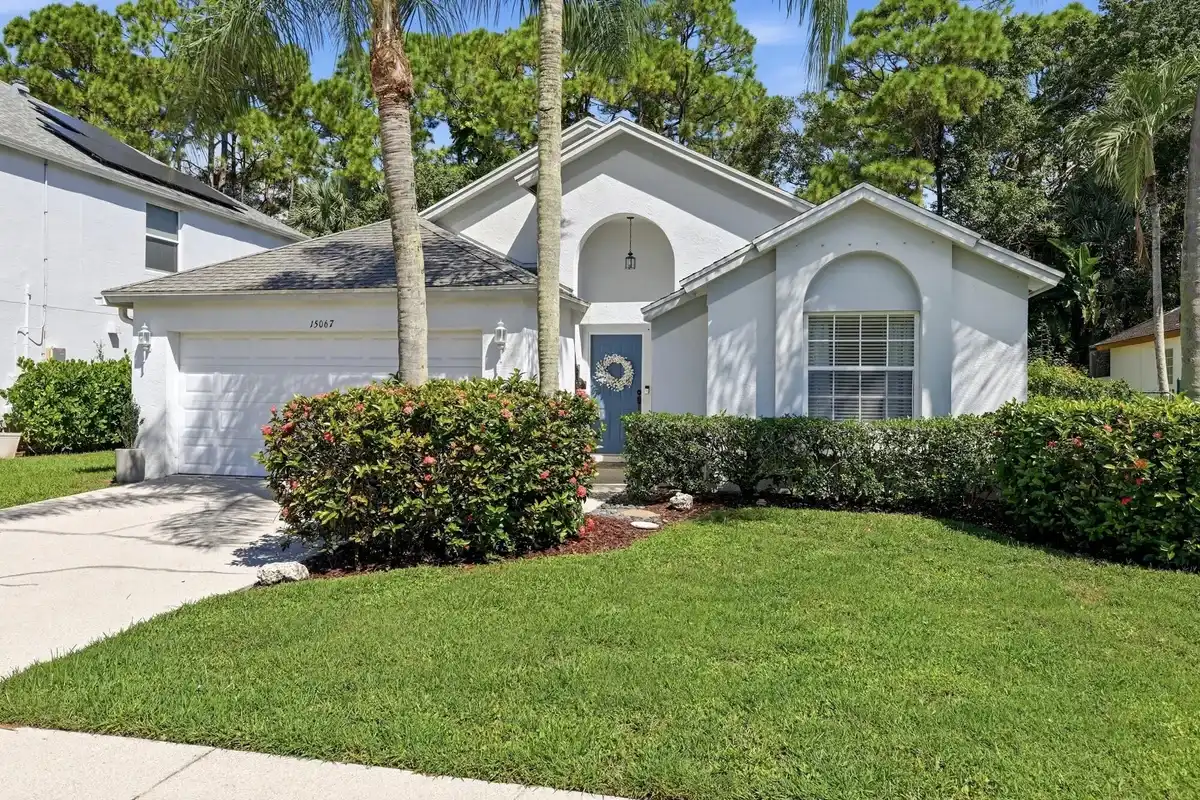 15067 Oak Chase Ct, Wellington: photo 1 of 25