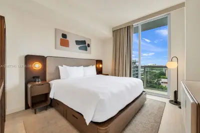 1611 SW 2nd Ave #605, Miami: photo 1 of 12