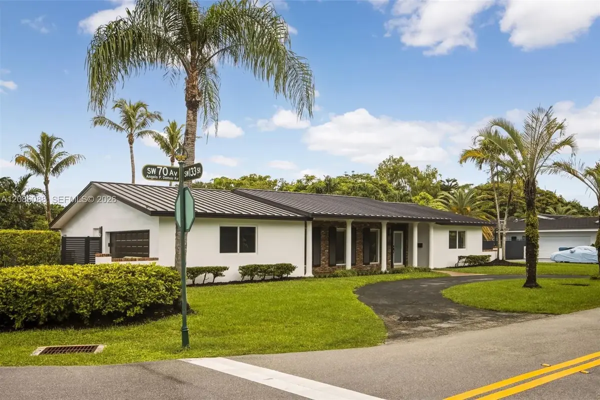 13240 SW 70th Ave, Pinecrest: photo 1 of 32